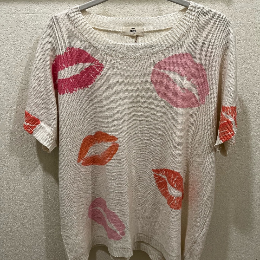 Lips short sleeve sweater